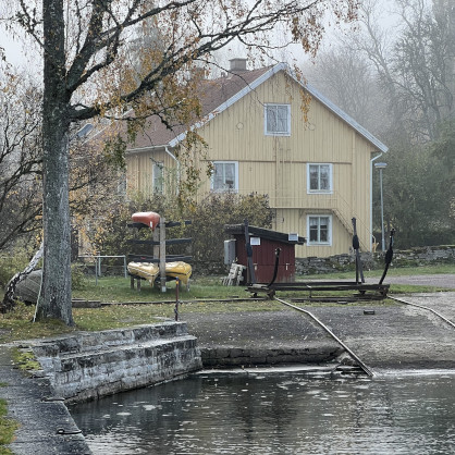 Borghamn Strand: Kommendanten and boat slip