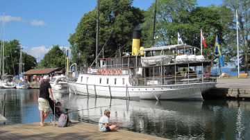 Ångaren SS Trafik besöker Vadstena