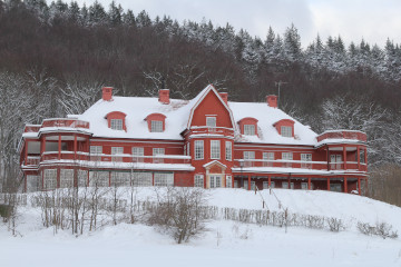 Ombergs Turisthotell i vinterskrud. Foto: Bernd Beckmann
